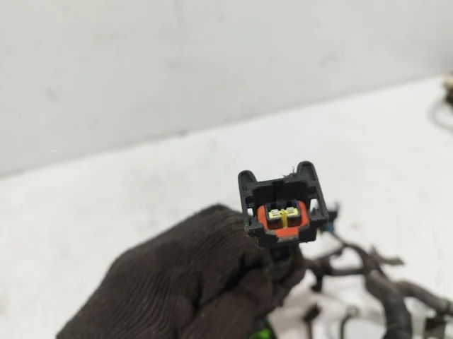 Проводка моторного отсека для Chevrolet Cruze 1 J300 2009-2015 на фотографиях