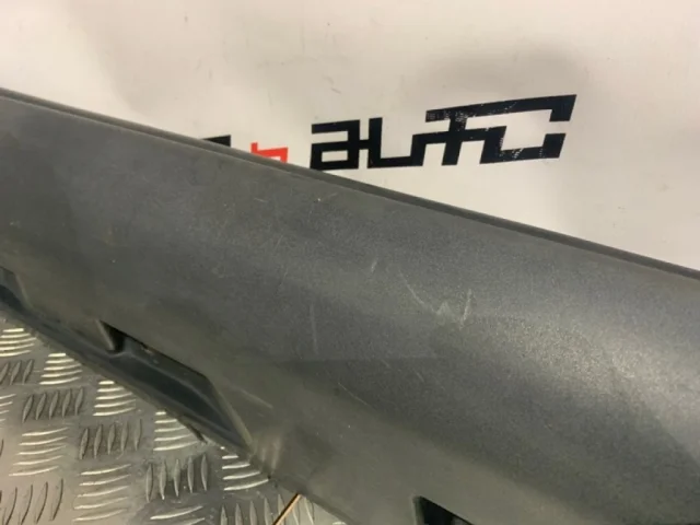 Накладка порога левая для Volvo C30 MK 2006-2013 на фотографиях