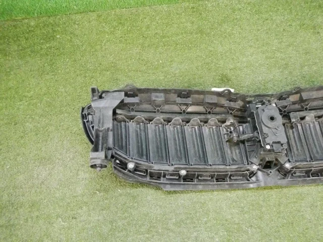 Воздуховод радиатора левый верхний для BMW 3er G20 2018+ на фотографиях