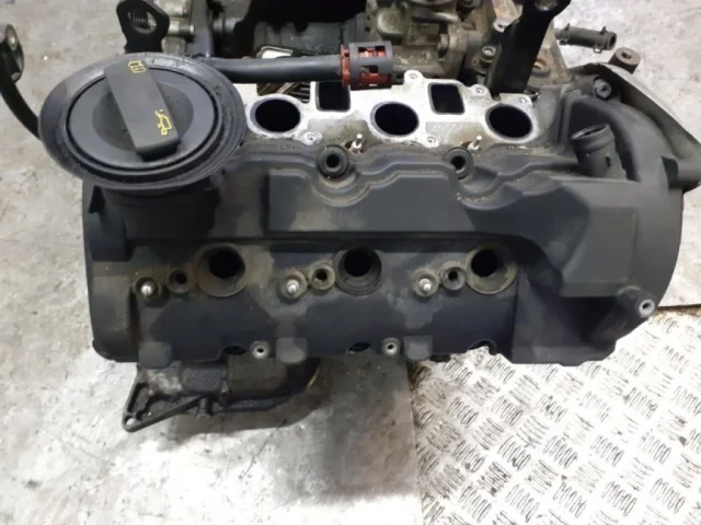 Двигатель без навесного для Audi Q7 4M 2015+ на фотографиях