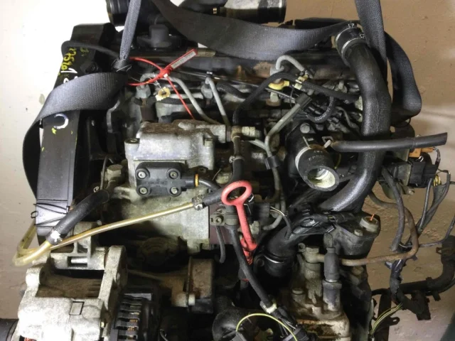 Двигатель без навесного для Volkswagen Passat (B4, Typ 3A) 1993-1997 на фотографиях