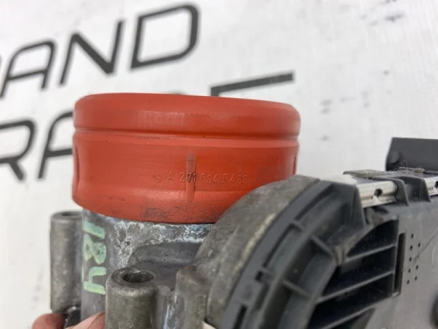 Дроссельная заслонка для Mercedes-Benz C class W203 2000-2007 на фотографиях