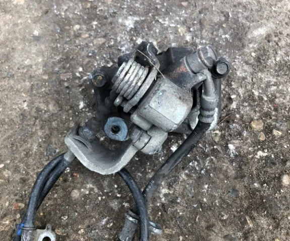 Суппорт задний левый для Honda Civic FA 2005-2010 седан на фотографиях