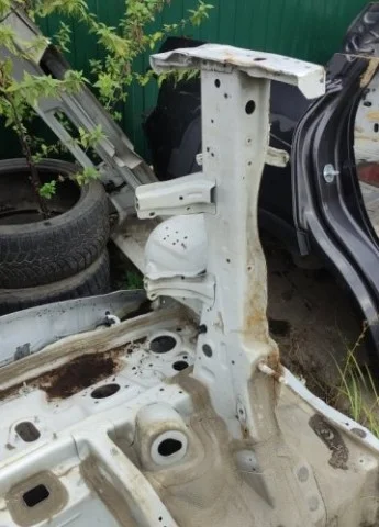 Лонжерон передний правый для Hyundai Solaris 1 рестайлинг 2014-2017 на фотографиях