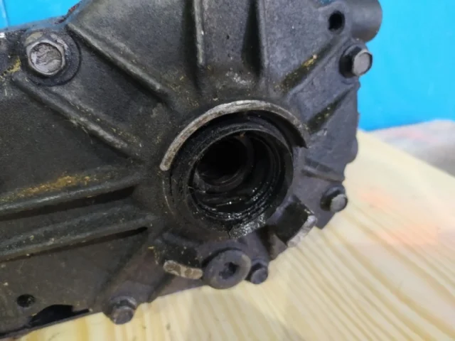 Редуктор дифференциала ведущего моста для Toyota RAV4 XA30 2005-2012 на фотографиях