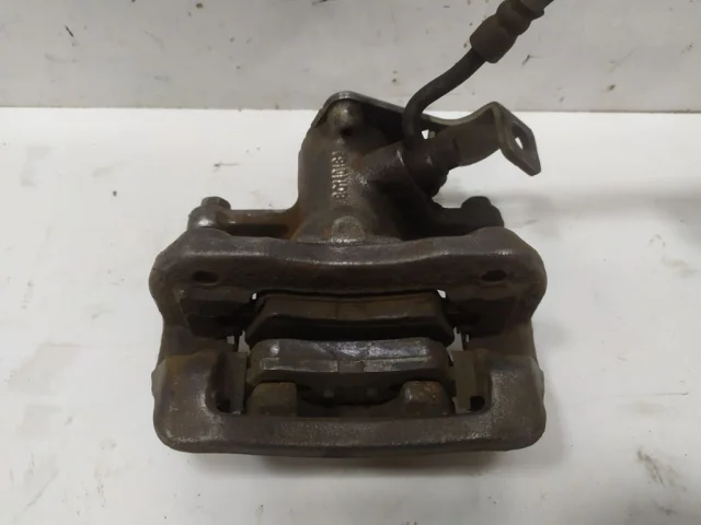 Суппорт задний правый для Kia Rio 3 рестайлинг на фотографиях