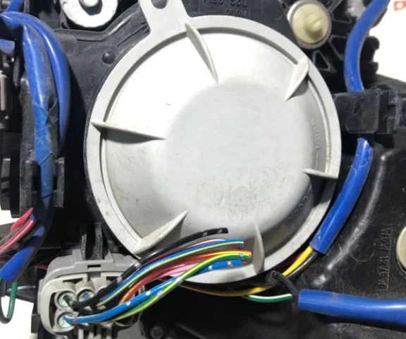 Фара правая для Nissan Murano Z50 JDM 2004-2008 на фотографиях