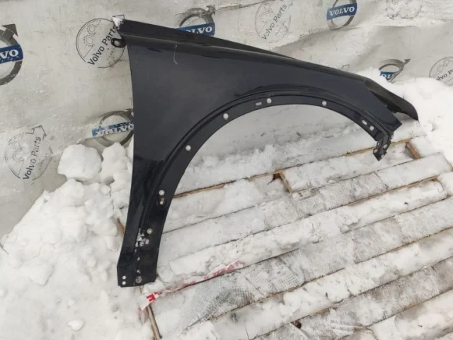 Крыло правое для Volvo C30 MK 2006-2013 на фотографиях