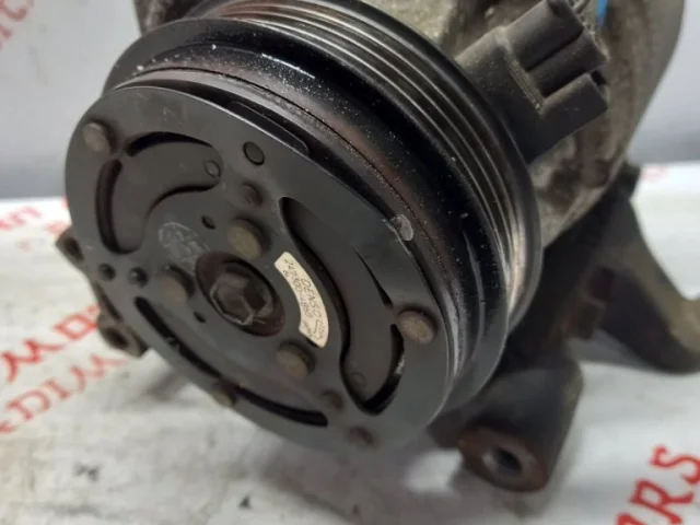 Компрессор кондиционера для Subaru Forester SH 2008-2012 на фотографиях