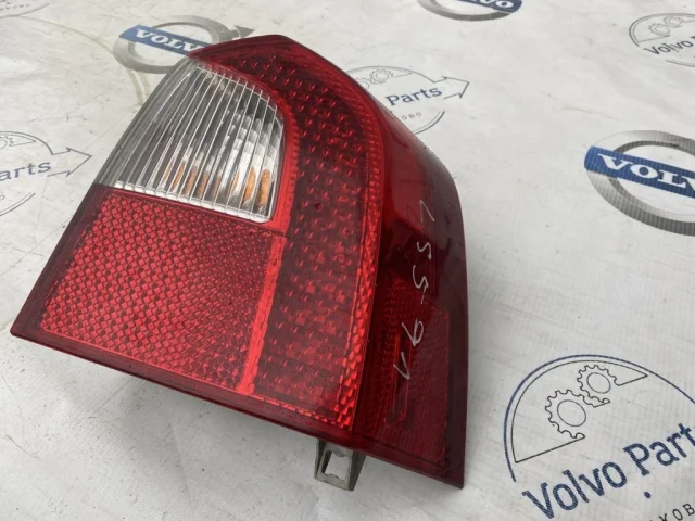 Фонарь внешний правый для Volvo XC70 BZ 2007-2016 на фотографиях