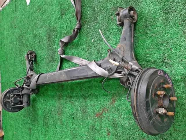 Задняя балка для Toyota Corolla E120/E130 Седан 2000-2007 на фотографиях