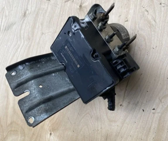 Блок ABS для Volvo XC90 I C 2002-2014 на фотографиях