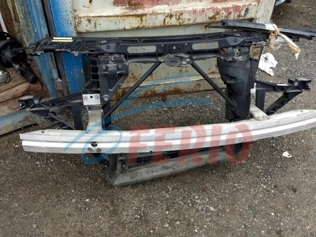 Панель радиатора (телевизор) для BMW X3 Е83 2003-2010 на фотографиях