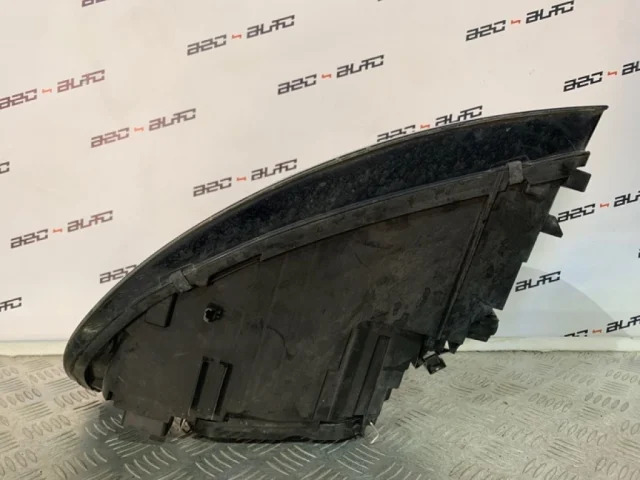 Фара правая для Volvo C30 MK 2006-2013 на фотографиях