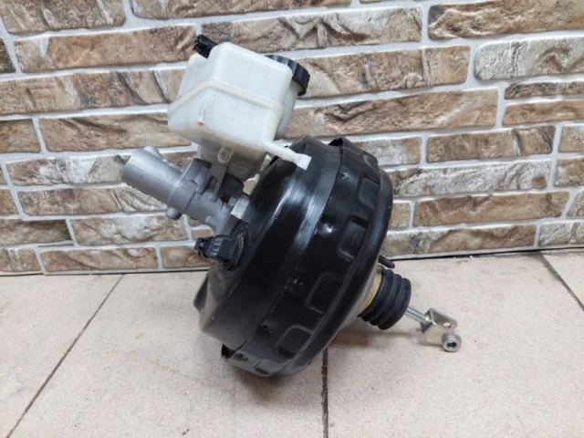 Вакуумный усилитель тормозов для Mercedes-Benz E class W212 2009-2015 на фотографиях