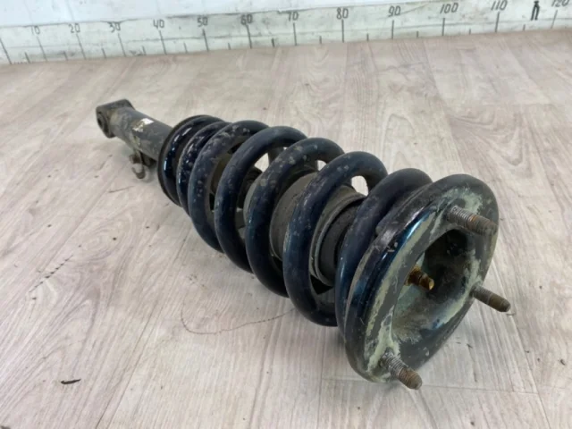 Амортизатор для Mitsubishi Pajero V70 5dr 1999-2006 на фотографиях