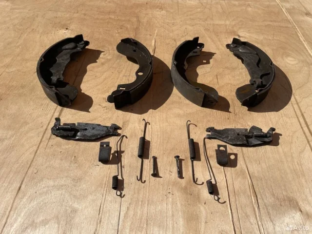 Трос ручника левый для Honda CR-V RD 1995-2001 на фотографиях