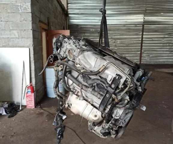 Двигатель без навесного для Toyota Alphard H10 2002-2008 на фотографиях