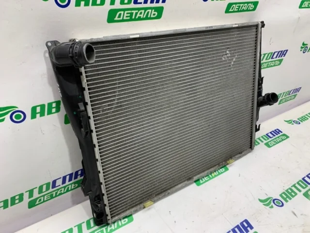 Радиатор охлаждения ДВС для BMW 3er Е90 2005-2011 на фотографиях