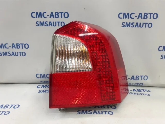 Фонарь внешний правый для Volvo XC70 BZ 2007-2016 на фотографиях