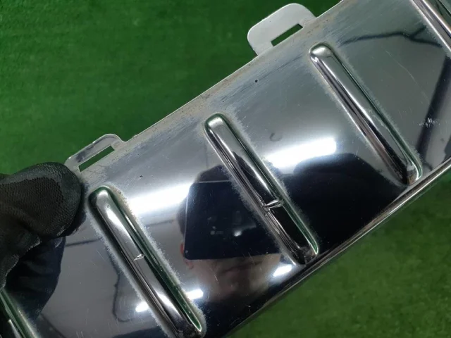 Накладка заднего бампера правая для Volkswagen Touareg I (7L) 2002-2010 на фотографиях