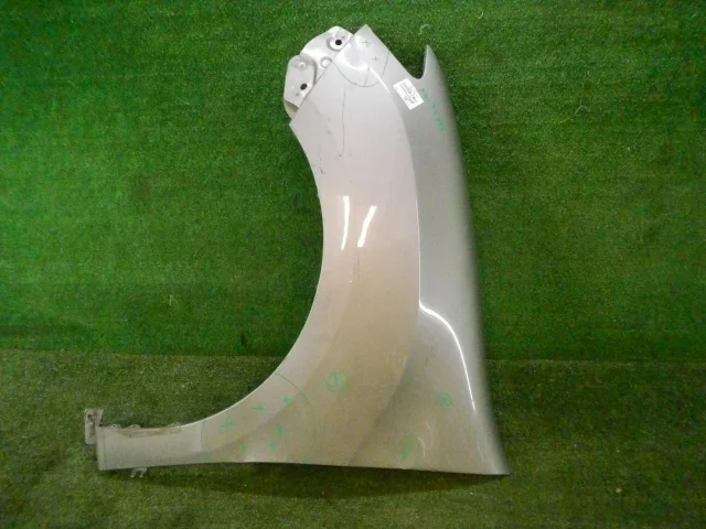 Крыло левое для Renault Logan 2005-2015 (LS) на фотографиях