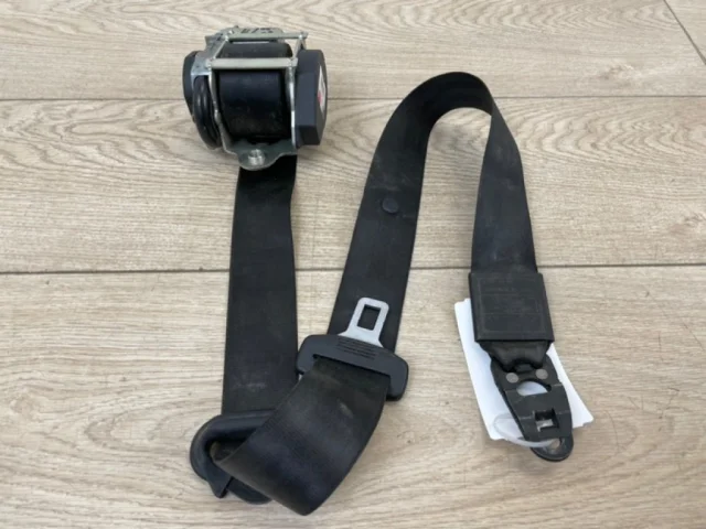 Ремень безопасности передний левый для Audi Q7 4L 2005-2015 на фотографиях