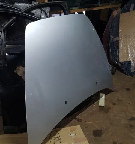 Капот для Volvo C30 MK 2006-2013 на фотографиях