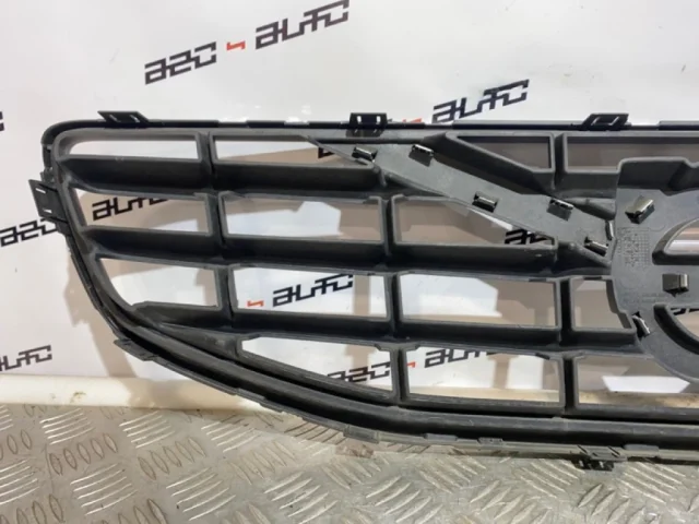 Решетка радиатора для Volvo S60 FS II rest 2013-2018 на фотографиях