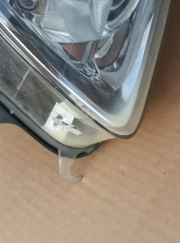 Фары для Opel Insignia Универсал A 2008-2017 на фотографиях