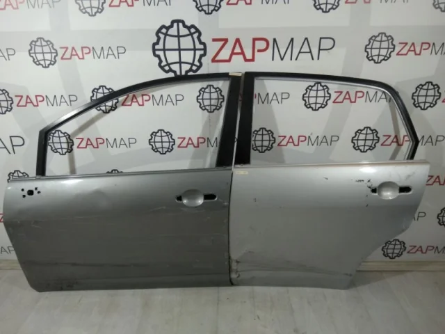 Двери для Nissan Tiida SC11 Седан 2007-2014 на фотографиях