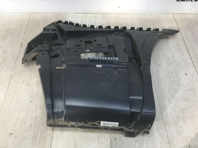 Кронштейн заднего бампера правый для BMW 7er G11/G12 2015-2021 на фотографиях