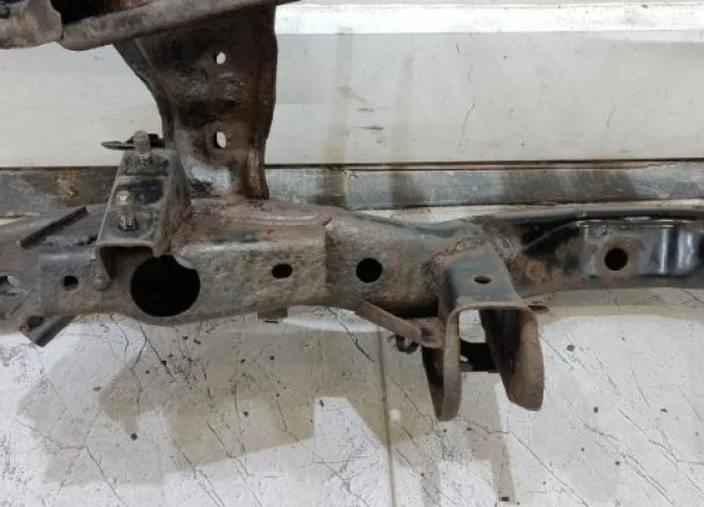 Задний подрамник для Mazda CX 7 ER 2006-2010 на фотографиях