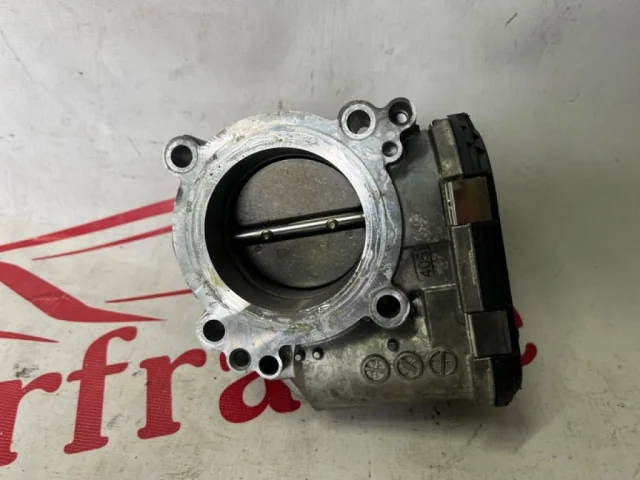 Дроссельная заслонка для Mercedes-Benz C class CL203 2000-2008 на фотографиях