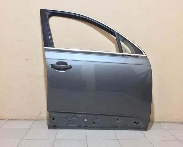 Дверь передняя правая для Audi Q7 4M 2015+ на фотографиях