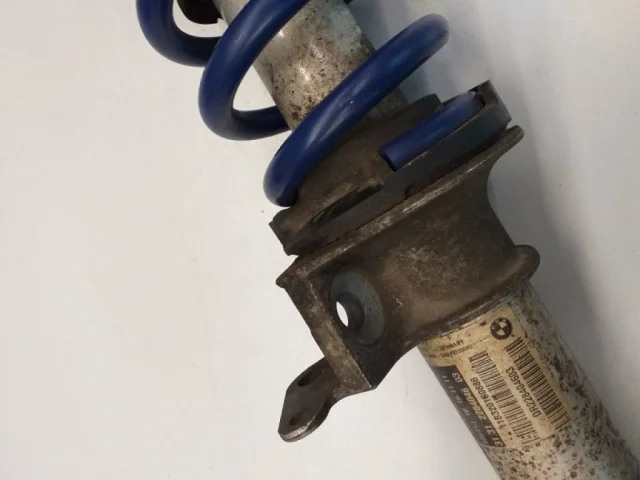 Пружина амортизатора задняя для BMW 5er Ф10 2010-2013 на фотографиях