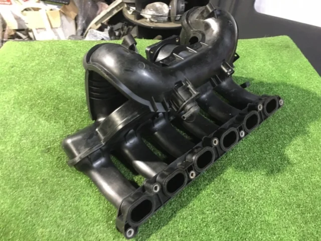 Впускной коллектор для BMW X3 Е83 2003-2010 на фотографиях