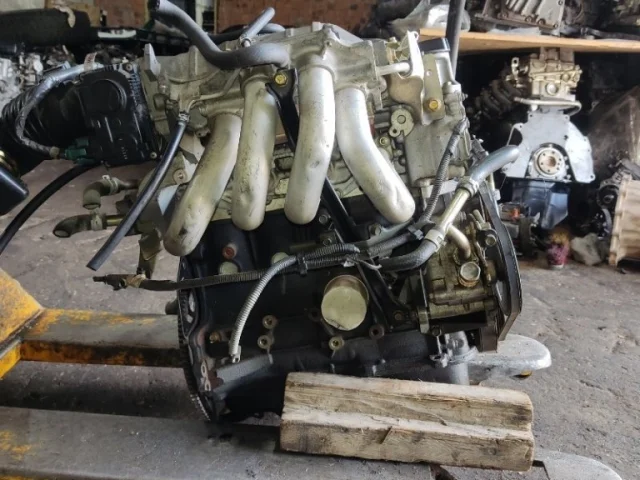 Двигатель для Nissan Primera P12 Седан 2002-2008 на фотографиях