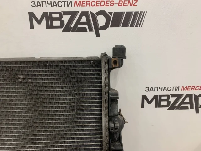 Радиатор охлаждения ДВС для Mercedes-Benz M class W164 2005-2011 на фотографиях