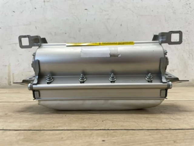 Подушка безопасности пассажира для Volkswagen Touareg I (7L) 2002-2010 на фотографиях