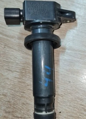 Катушка зажигания для Volvo XC90 I C 2002-2014 на фотографиях