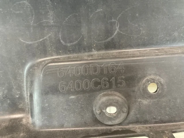 Бампер передний для Mitsubishi Pajero Sport KH0 rest 2013-2017 на фотографиях