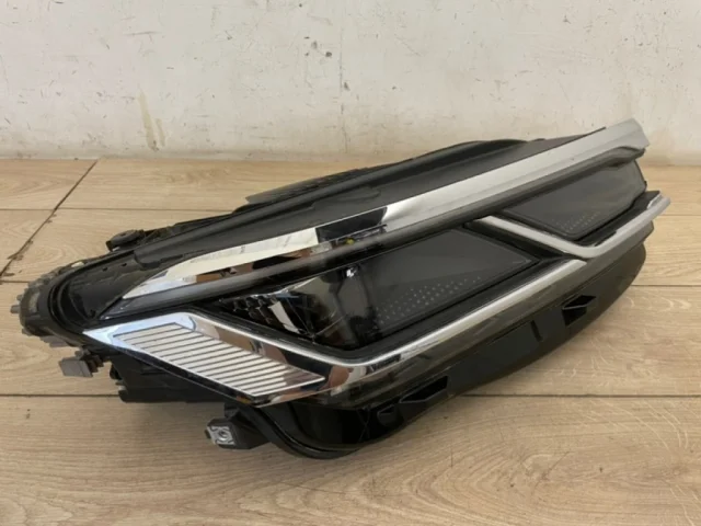 Фара ксенон левая для Volkswagen Touareg III (CR) 2018+ на фотографиях