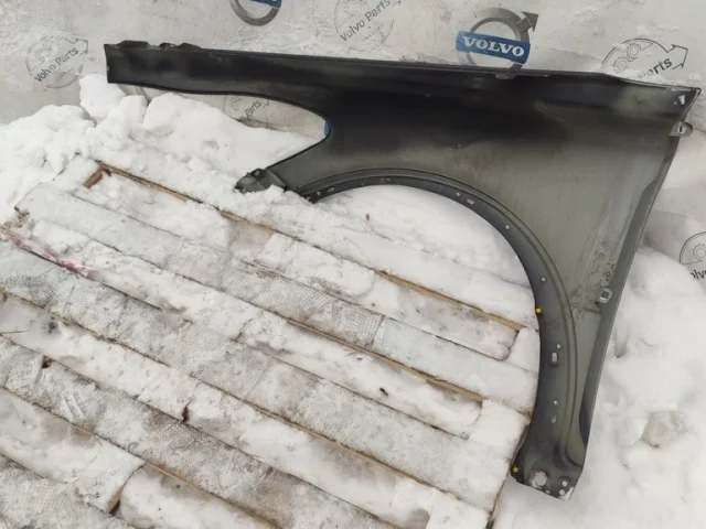 Крыло правое для Volvo C30 MK 2006-2013 на фотографиях