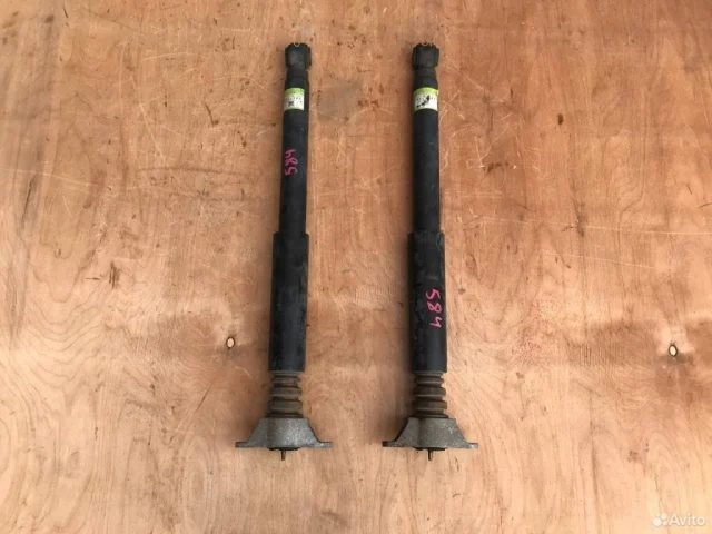 Амортизатор задний левый для Mazda CX 5 KE 2011-2017 на фотографиях