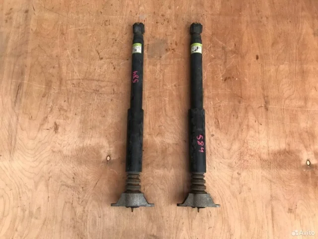 Амортизатор задний левый для Mazda CX 5 KE 2011-2017 на фотографиях