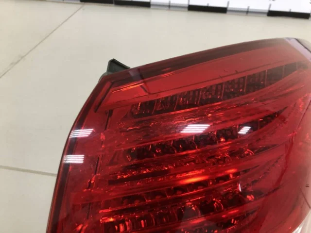 Фонарь внешний правый для Hyundai i40 1 Седан 2011-2015 на фотографиях