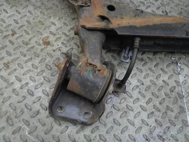 Задняя балка для Skoda Rapid I rest NH3 2017-2020 на фотографиях