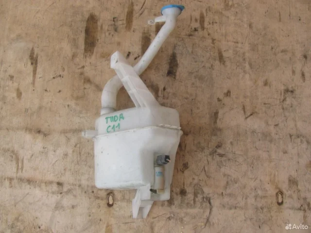 Бачок стеклоомывателя передний для Nissan Tiida C11 Хэтчбек 2007-2014 на фотографиях