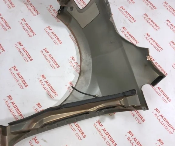 Крылья для Nissan Tiida SC11 Седан 2007-2014 на фотографиях